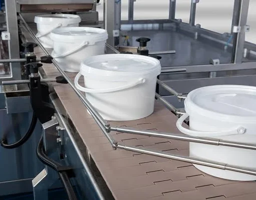 How a Pail Denester Supports Faster Filling Operations