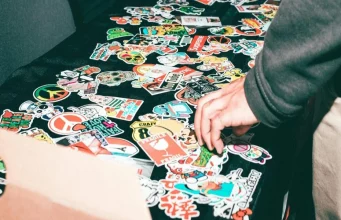 Why Retailers Stock Wholesale Custom Vinyl Stickers (and How to Price Them)
