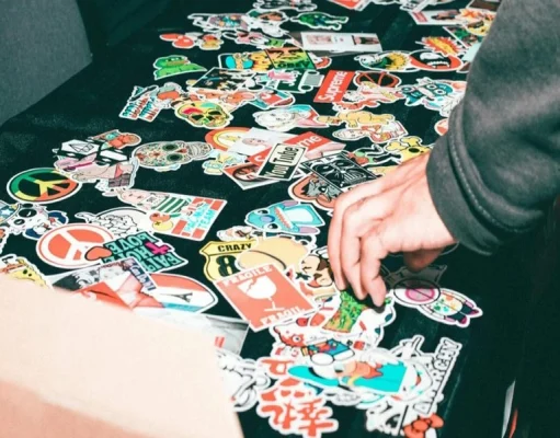 Why Retailers Stock Wholesale Custom Vinyl Stickers (and How to Price Them)