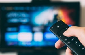 What devices work best for streaming movies online?